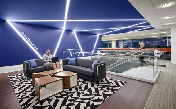 辦公室裝修設(shè)計(jì)中的動感光波 ?