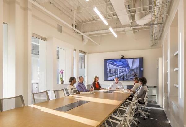 辦公室裝修靜謐溫和，更有效促進(jìn)團(tuán)隊(duì)協(xié)作