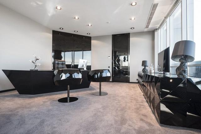 說出來你可能不信，如此暗黑夸張的辦公室竟然來自俄羅斯制藥公司