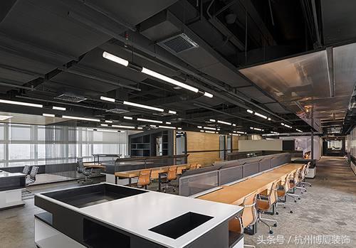 大氣又有情懷的工業(yè)風辦公室裝修設計，簡直帥呆了！