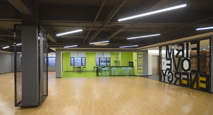 辦公室設(shè)計(jì)時巧妙應(yīng)用色彩搭配，讓辦公室更個性！